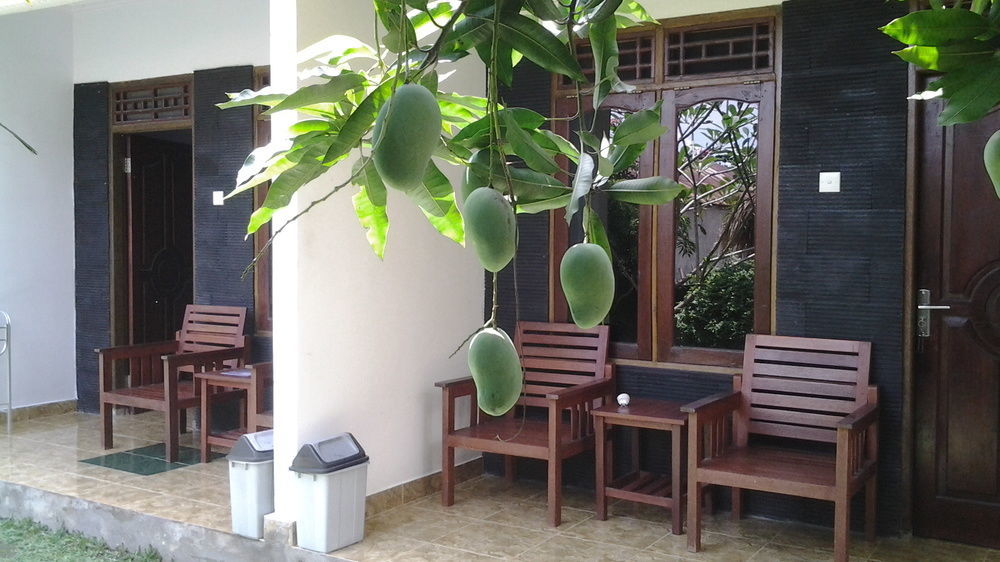 Family Garden Homestay Mangsit Kültér fotó