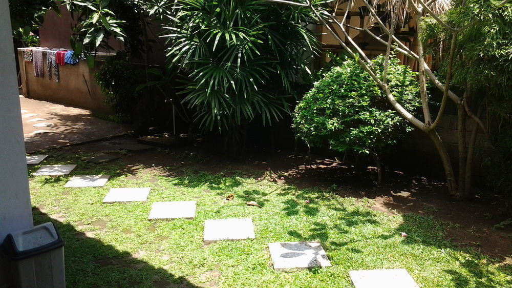 Family Garden Homestay Mangsit Kültér fotó