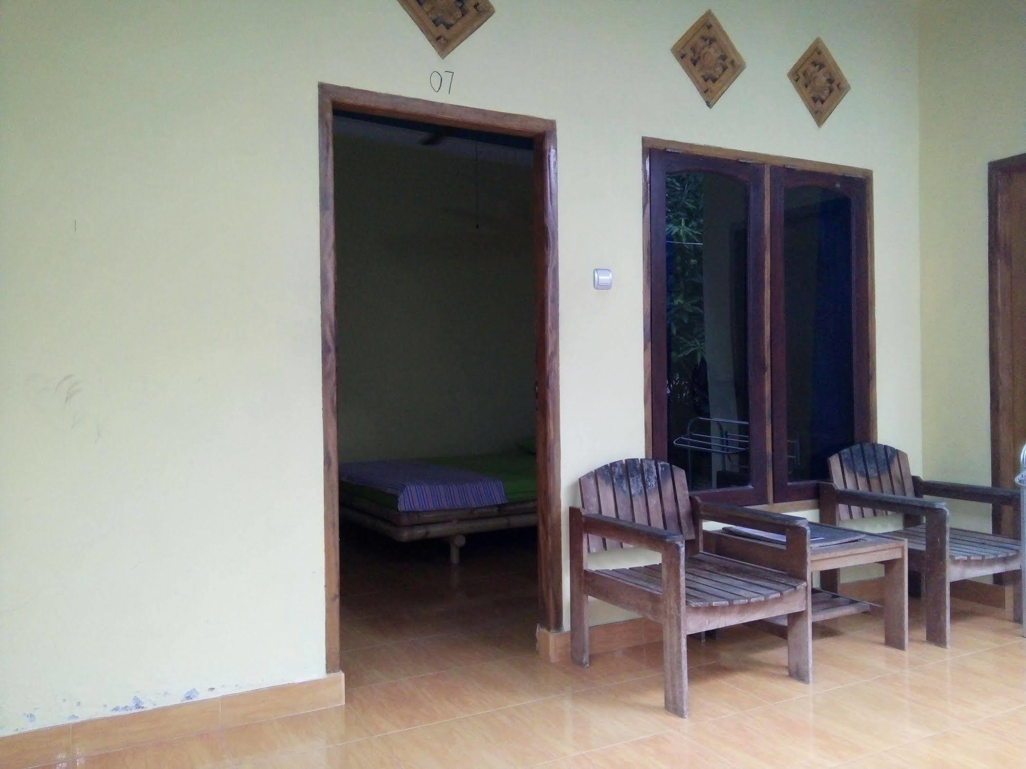Family Garden Homestay Mangsit Kültér fotó