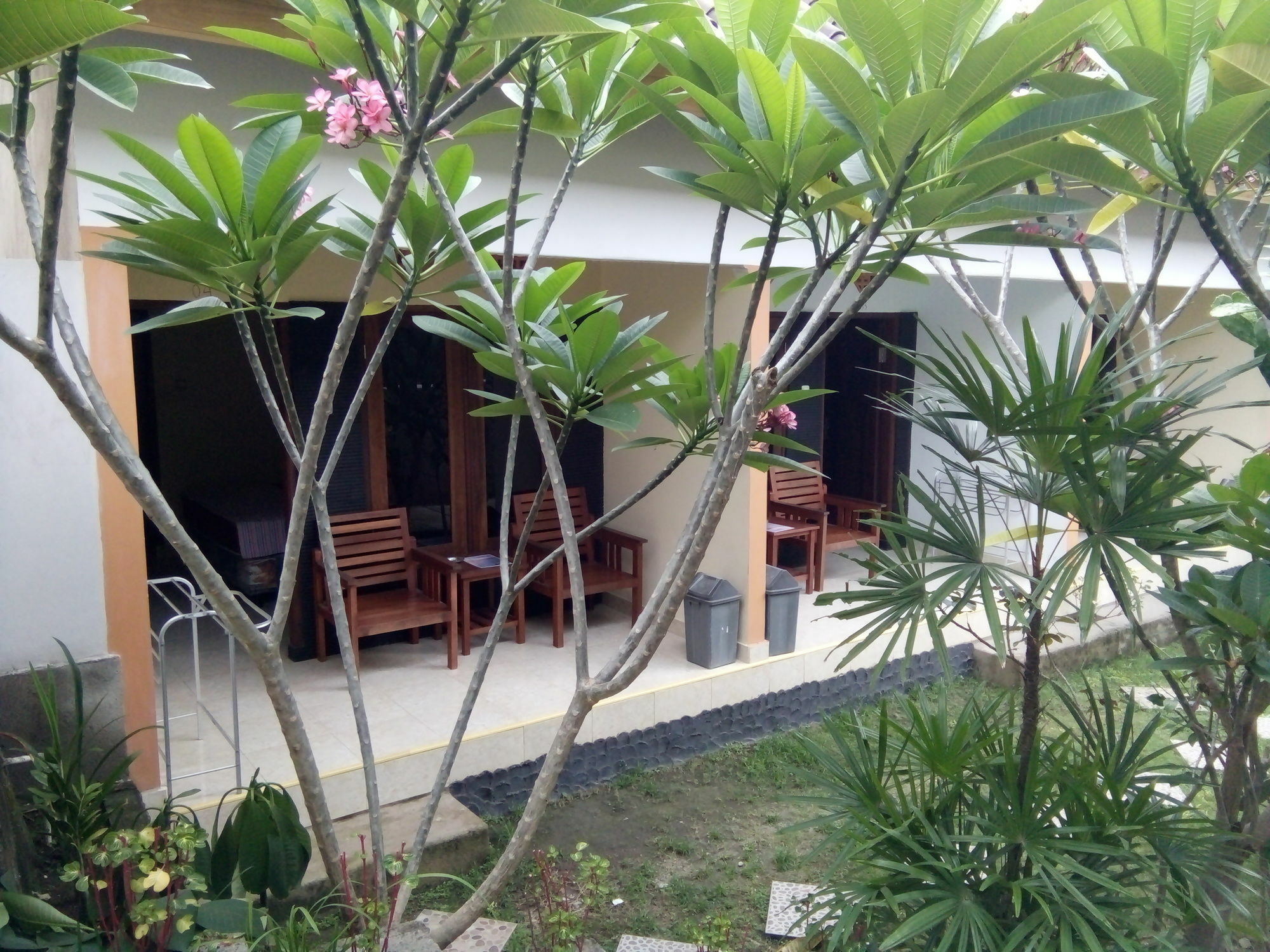 Family Garden Homestay Mangsit Kültér fotó